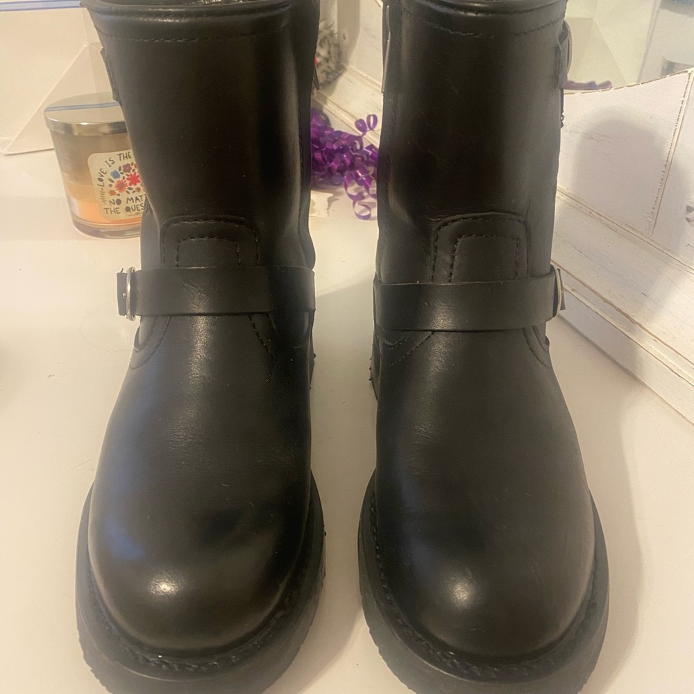 Men’s Harley Davidson motorcycle boots black. Size 7.